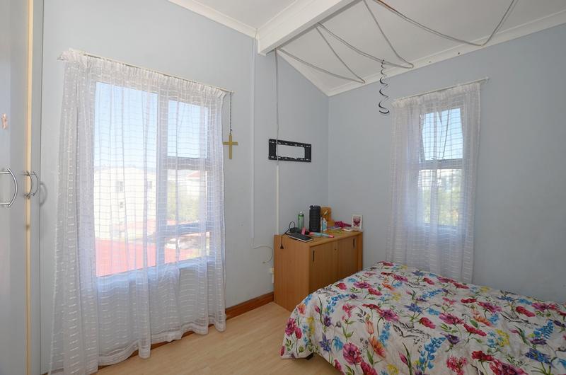 2 Bedroom Property for Sale in Oakglen Western Cape
